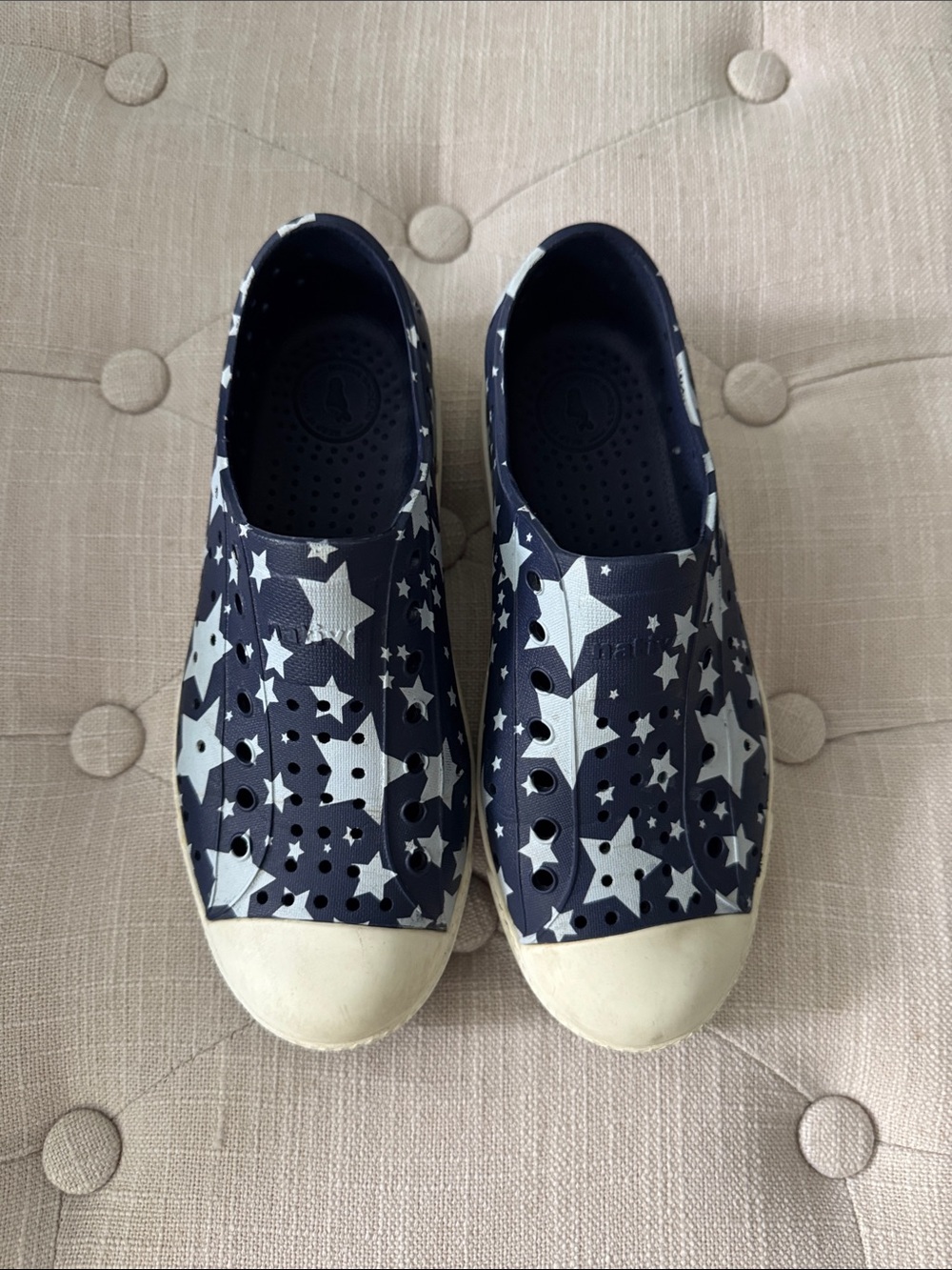 NATIVE Shoes Jefferson in Regatta Blue & Star Print
